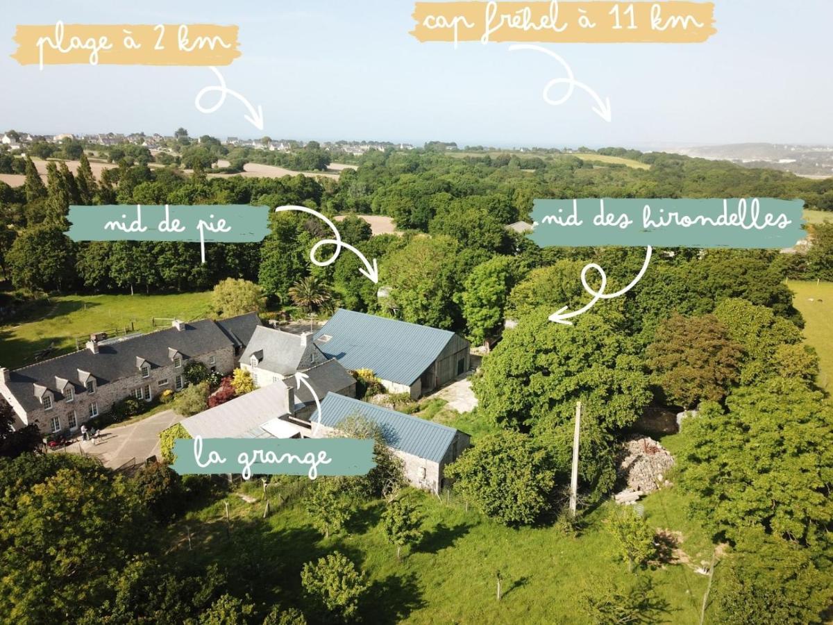 La Ville Es Renais - Ferme Et Maison D'Hotes Insolite Erquy Exterior photo